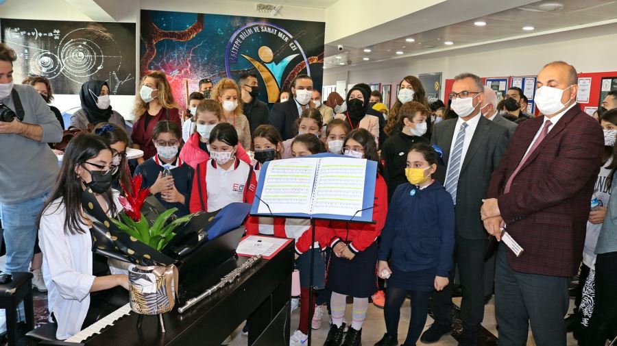 KADİR HAS BİLİM VE SANAT MERKEZİ BİLİM FUARI AÇILDI