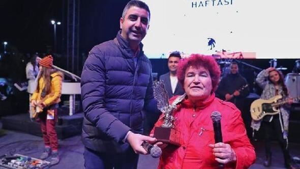 KARTAL’DA CUMHURİYET’İN 98. YIL DÖNÜMÜ KUTLAMALARI COŞKUYLA BAŞLADI