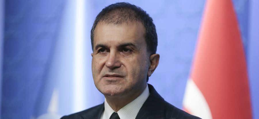 KÜLTÜR VE İNANÇ COĞRAFYAMIZIN DEĞERLERİ İLE   CUMHURİYET DEĞERLERİMİZİ ÇATIŞTIRAN ANLAYIŞ İLKEL BİR YAKLAŞIMDIR.