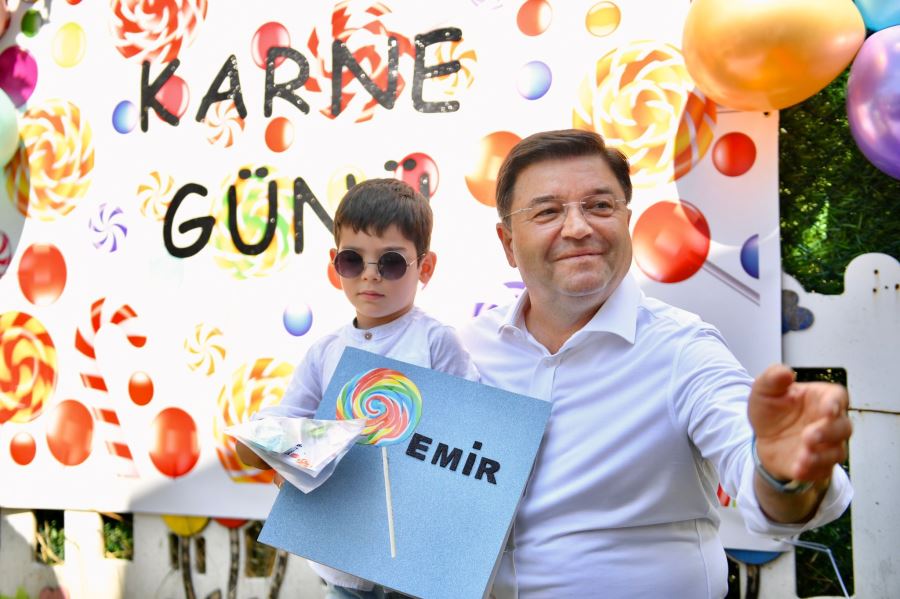 KREŞ MÜDÜRLÜĞÜ’NÜN ‘‘GELİŞİM KARNESİ’’ TÖRENİ RENKLİ ANLARA SAHNE OLDU