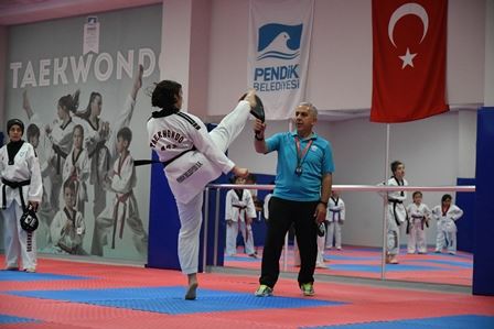 PENDİK BELEDİYESİ YAZ SPOR OKULUNDA EĞİTİM ZAMANI