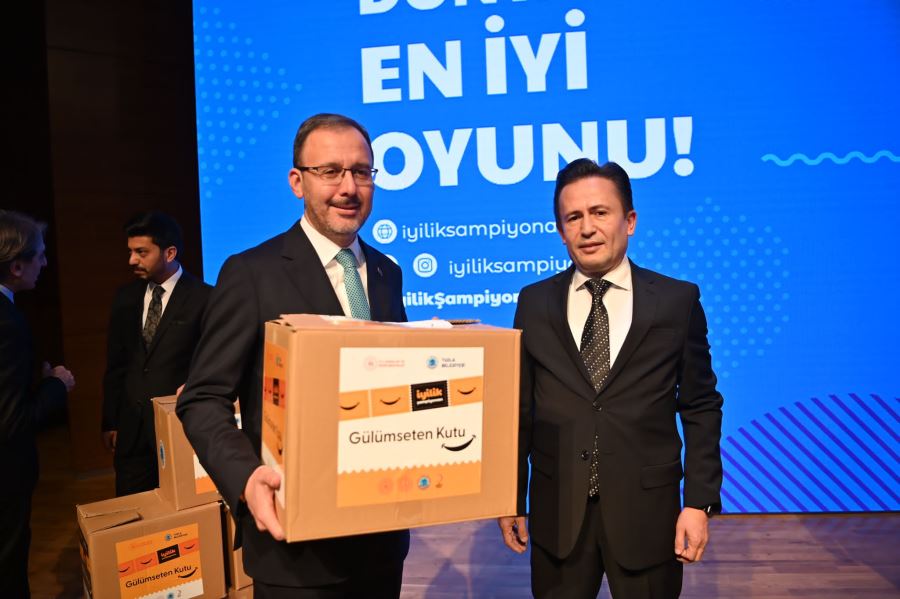 BAKAN KASAPOĞLU: “SAATLERİMİZİ İYİLİĞE AYARLIYORUZ”