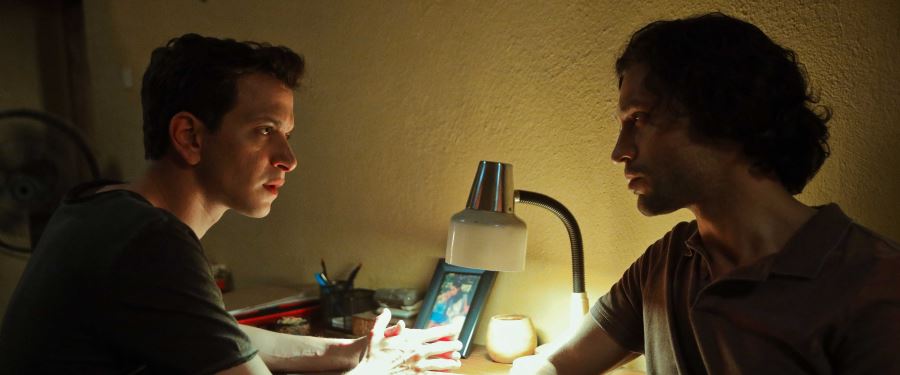 EMİN ALPER’İN YENİ UZUN METRAJLI FİLMİ ‘KURAK GÜNLER’  25 KASIM’DA VİZYONA GİRİYOR!