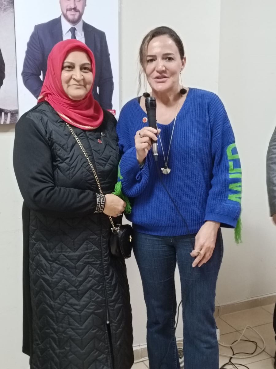 BTP’NİN YENİ ÜYELERİNE ROZETLERİ TAKILDI.