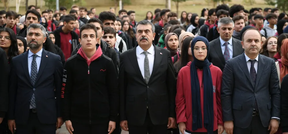BAKAN TEKİN,  GAZZE