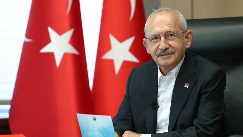I KEMAL KILIÇDAROĞLU: “KADINLAR OMUZ OMUZA DURDUKLARINDA ARADAN KİMSE GEÇEMEZ”
