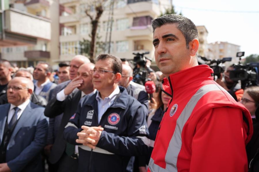 KARTAL’DA RİSKLİ BİNA YIKILDI