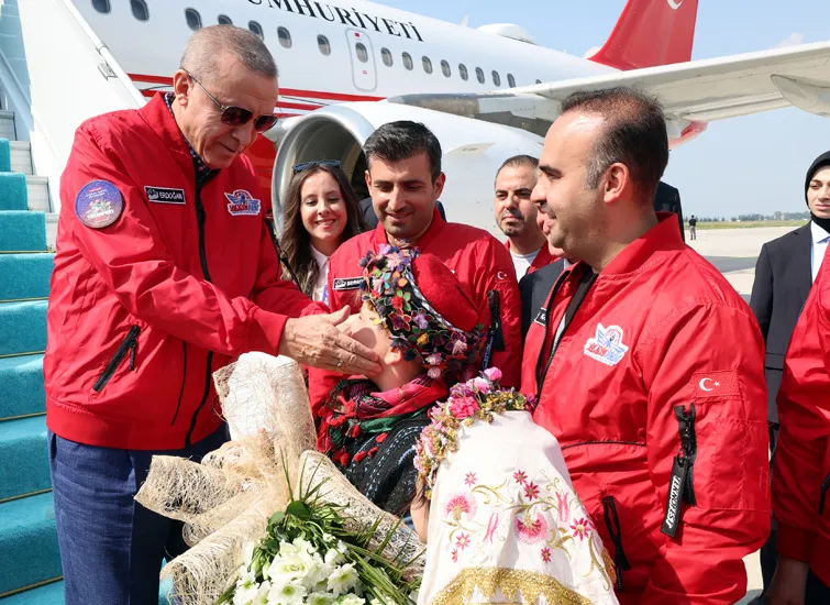 CUMHURBAŞKANI  ERDOĞAN,“DEPREM MAĞDURU GENÇLERİMİZİN YUVA KURMALARINA YARDIMCI OLACAĞIZ”