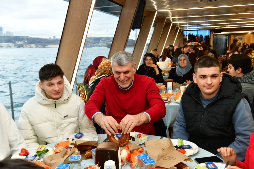  EKŞİ, TOKATLILAR VE GENÇLERLE GEMİ GEZİSİ YAPTI