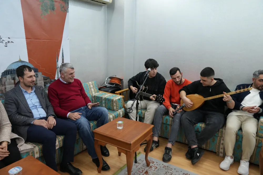 KADEM EKŞİ SIRA GECESİ’NDE GENÇLERLE BULUŞTU