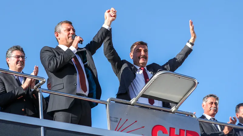   ÖZEL KULA’DA: “KİBRE KAPILMAYACAĞIZ, SORUMLULUĞUMUZUN FARKINDAYIZ”