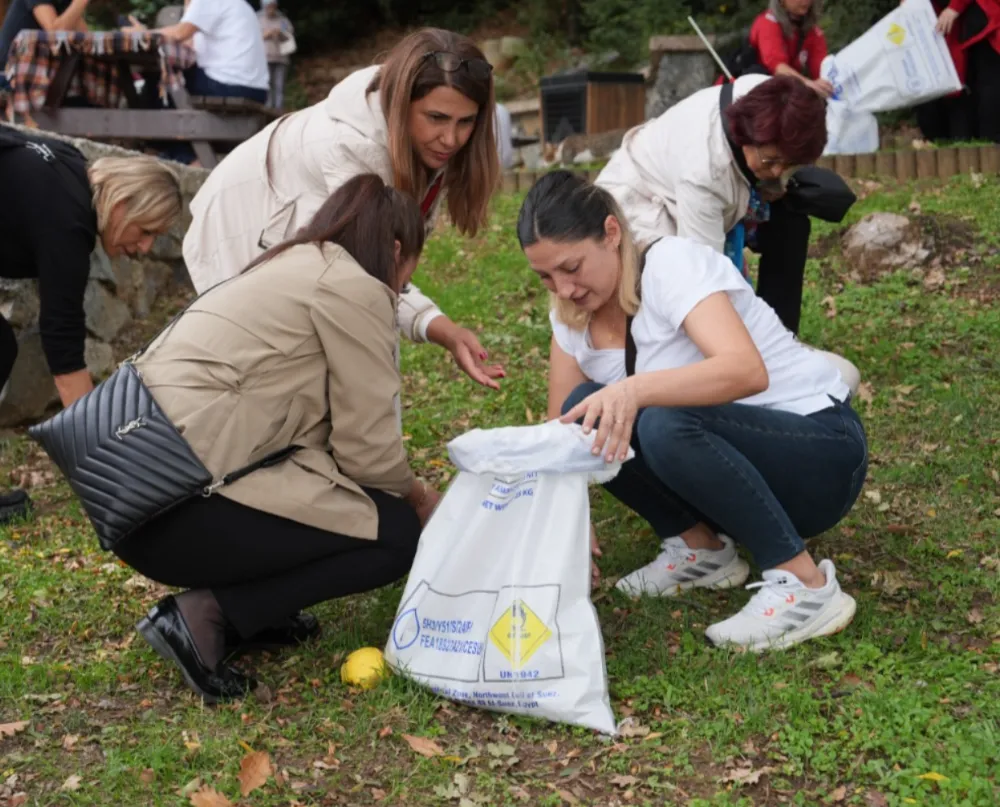 KADINLARDAN YEŞEREN DAYANIŞMA