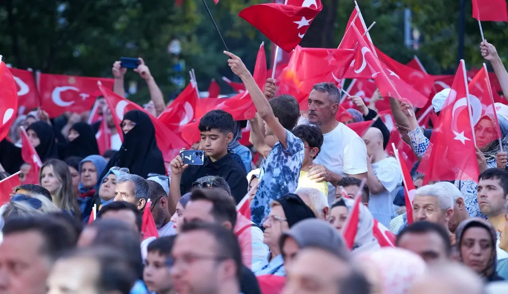 İSTANBUL, TEK YÜREK OLDU